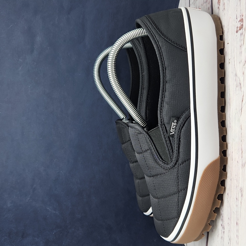Vans | EUC Snow Lodge Slipper Snow Quilted Sneakers Size Women's 8.5